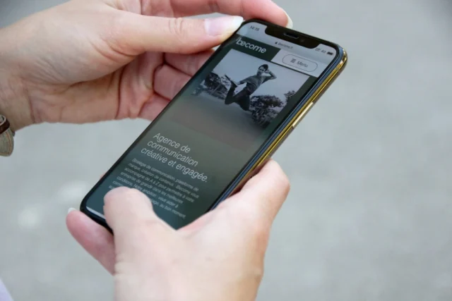 WAON POINTとスマホ料金を比較するイメージ