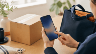 スマートフォンで買い物内容を確認する利用イメージ